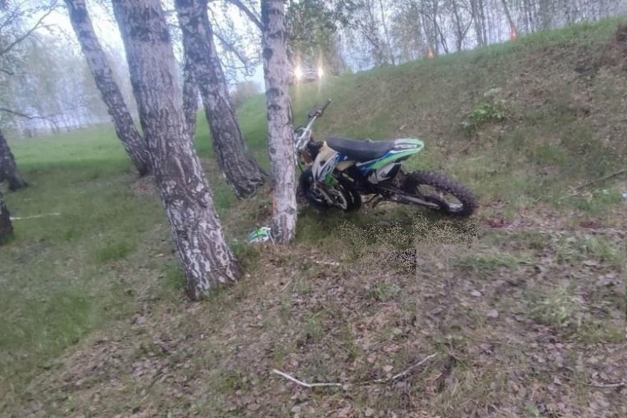 В Курганской области мотоциклист без прав погиб в аварии 