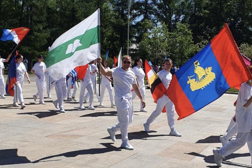 Зауральцы вышли на Всероссийский парад спортсменов в Москве