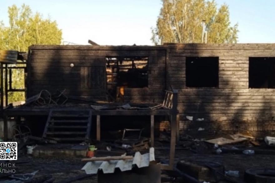 Многодетная шадринская семья потеряла дом в огне