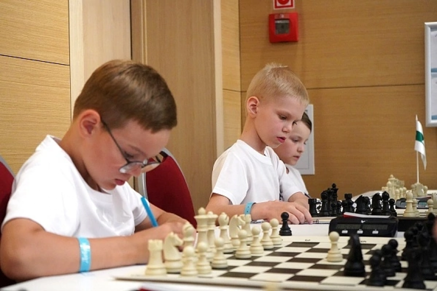 Курганские гимназисты успешно сыграли в шахматы в Сочи