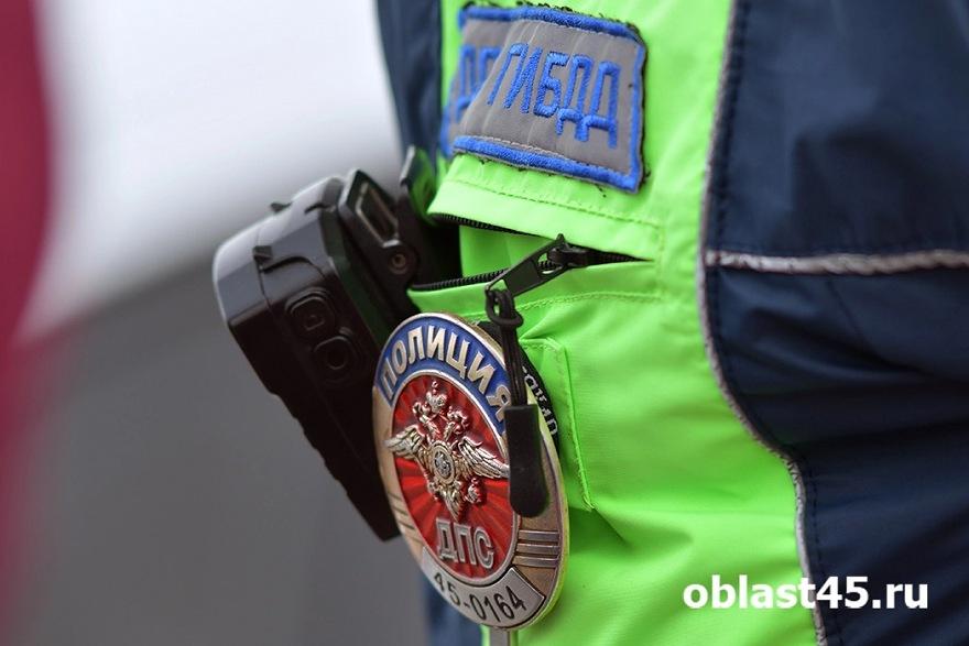 В Шадринске столкнулись две иномарки - пострадала женщина 