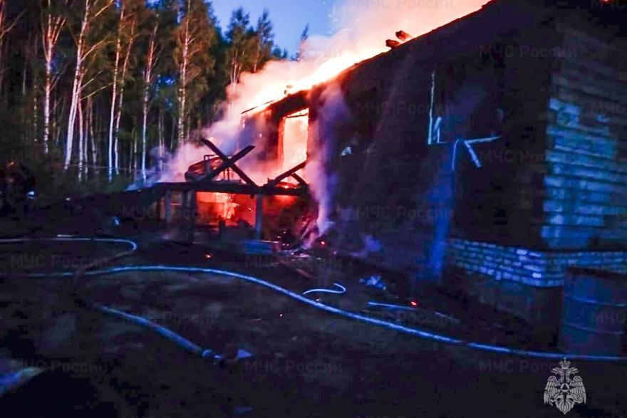 В городе Курганской области сгорел жилой дом