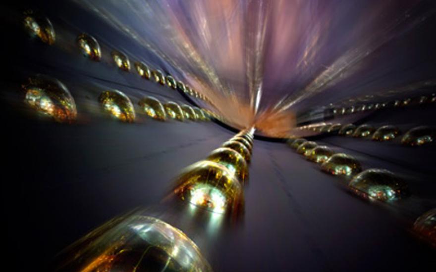 Гипотеза: нейтрино может двигаться быстрее света