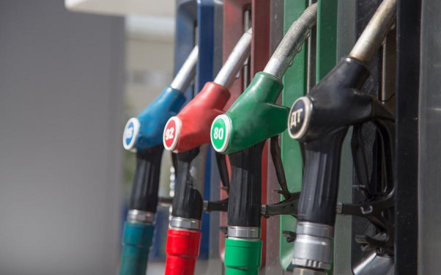 Курганстат: в Кургане цены на бензин продолжают снижаться