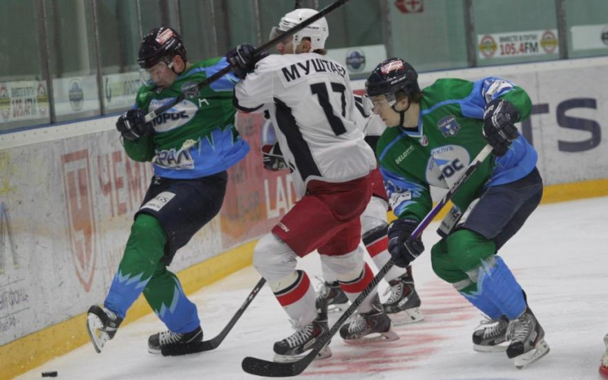 Хоккеисты «Зауралья» выиграли первый матч плей-офф в Нефтекамске