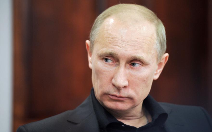 Владимир Путин принял решение сократить зарплату администрации Кремля на 10%