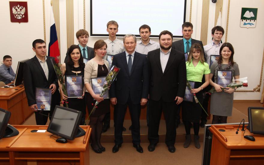 В Зауралье молодые ученые получили на реализацию проектов более 400 тысяч рублей