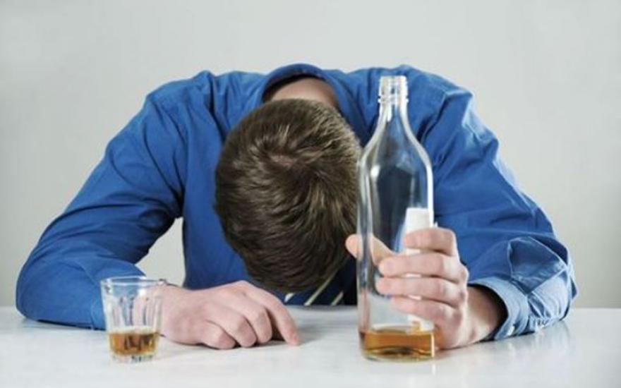 В Зауралье за первые месяцы 2015 года из-за употребления алкоголя умерли 169 человек