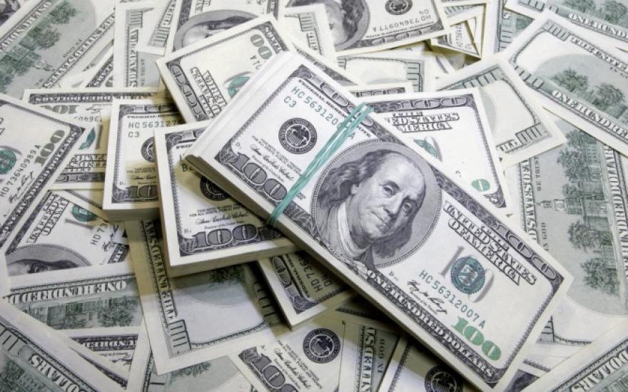 Эксперты прогнозируют, что доллар в августе достигнет январских значений
