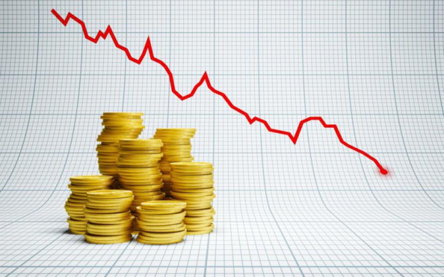 Падение цен на нефть и ослабление рубля станут причинами углубления рецессии экономики России