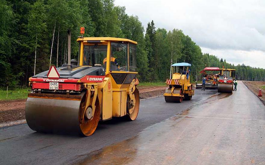 На строительство и ремонт дорог в Зауралье выделено более 2,6 млрд рублей