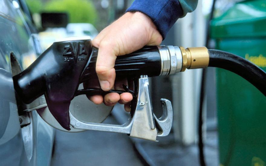 В Кургане вновь растут цены на бензин