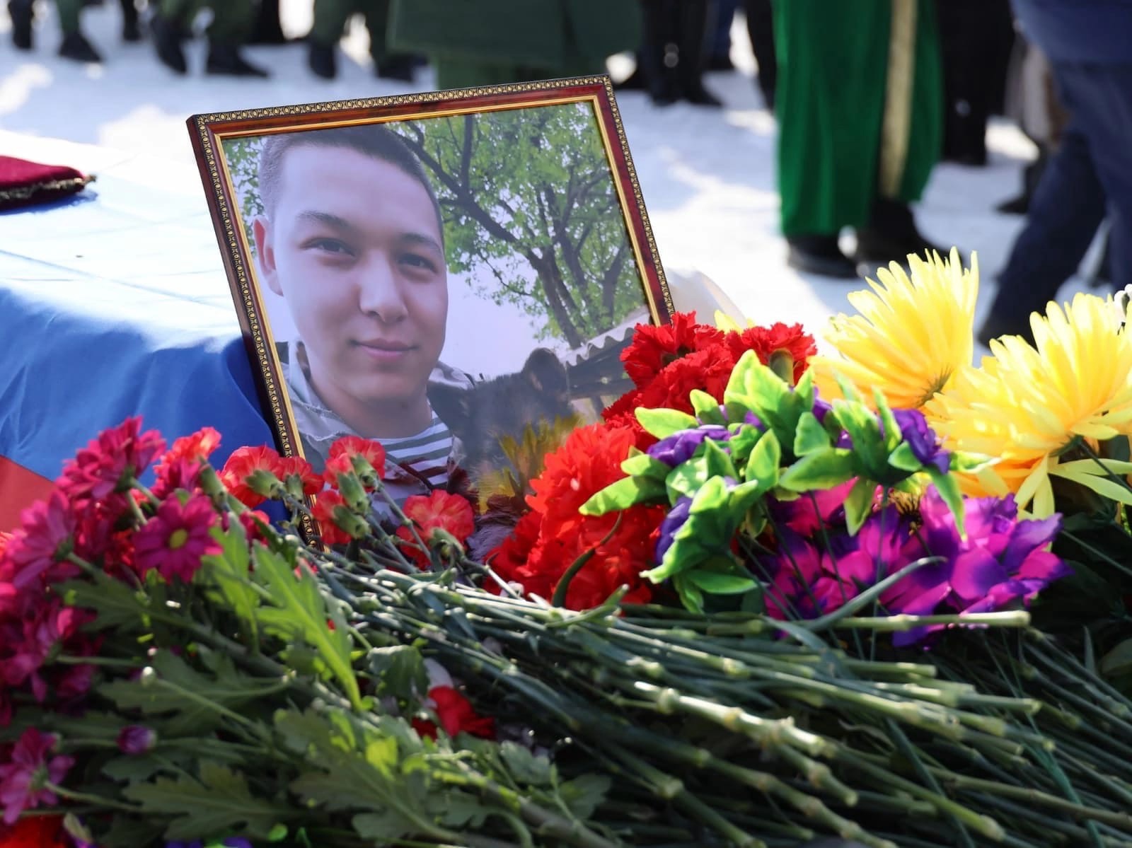 Новости о погибших на украине. Сабит Сакаев. Похороны военнослужащего.