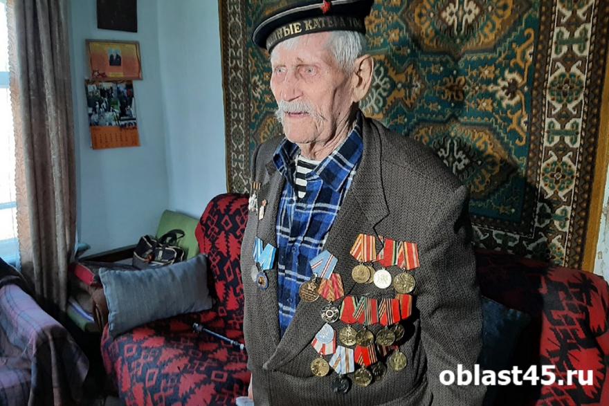 «96 лет - не возраст». Зауральские ветераны читают книги и вспоминают о войне