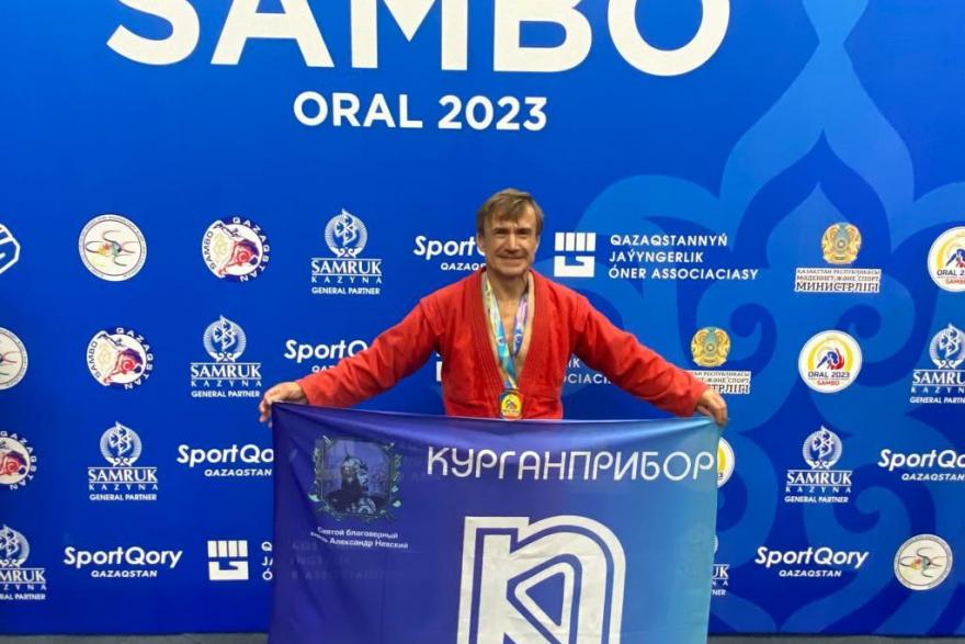 Муратов поздравил Лаврентьева с мировым чемпионством