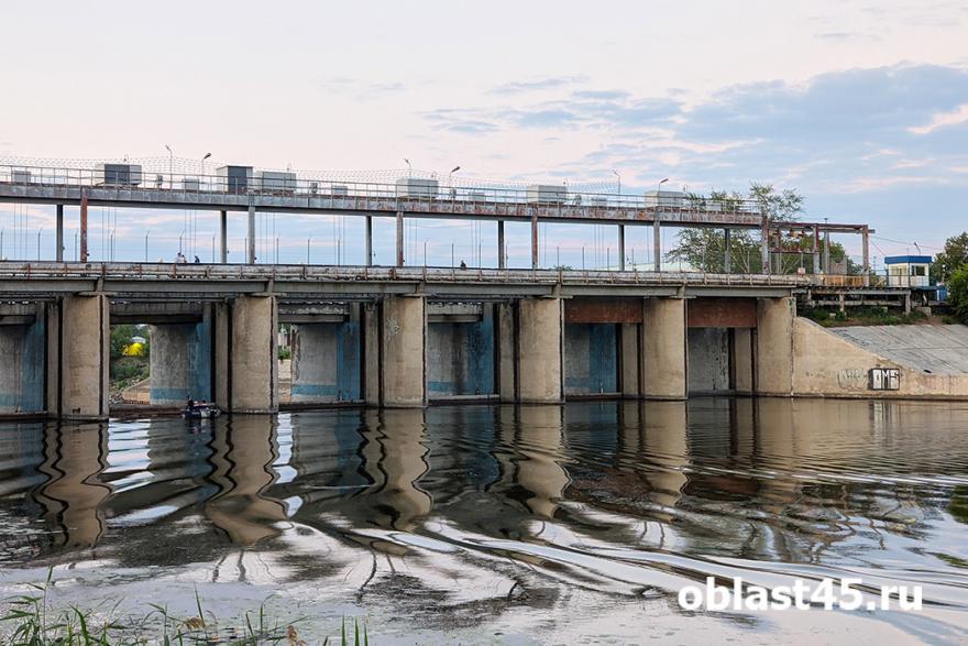 Уровень воды в реке Тобол в Кургане продолжает интенсивно расти 