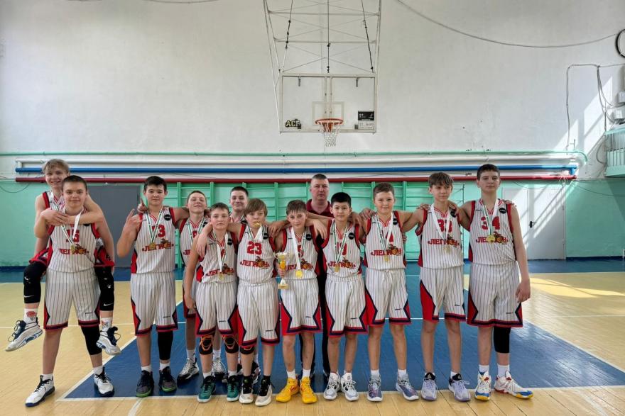 «От Волги до Енисея»: курганские баскетболисты - чемпионы межрегиональной любительской баскетбольной лиги